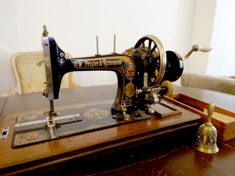 オーダーシートに記入したら、卓上のベルを鳴らしてスタッフに渡せば注文完了。