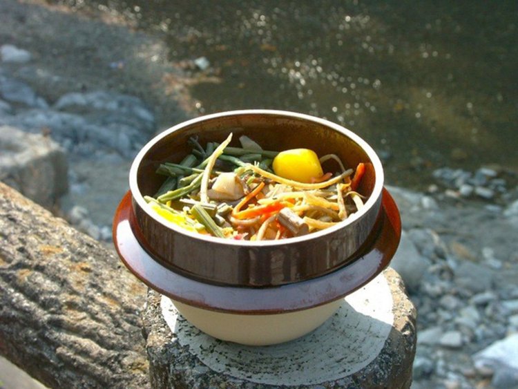 「駅弁」という二文字の響きが思い起こさせる、幼い日の情景