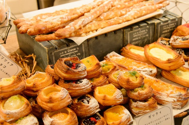 人気のガッティは全部で５種類。テイクアウト180円、イートイン183円。