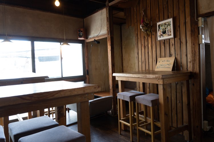 ついつい話が弾みそうな2階。