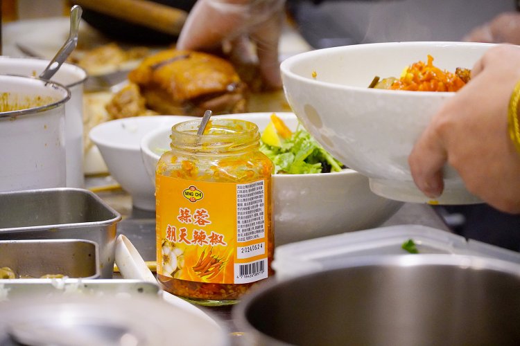 実はこの瓶の中身も自家製の唐辛子のタレ。