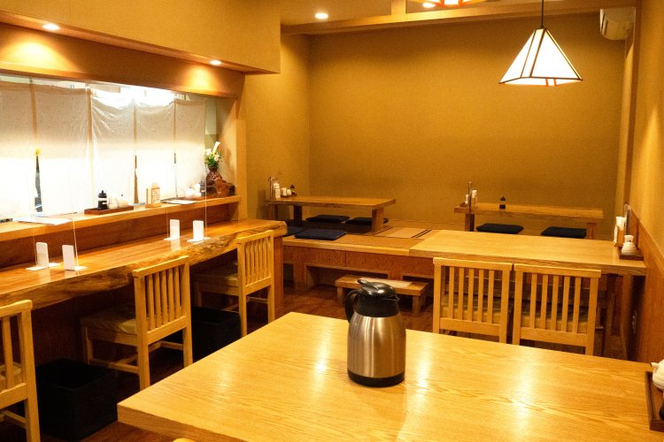 店内はゆったりとして落ち着く雰囲気。