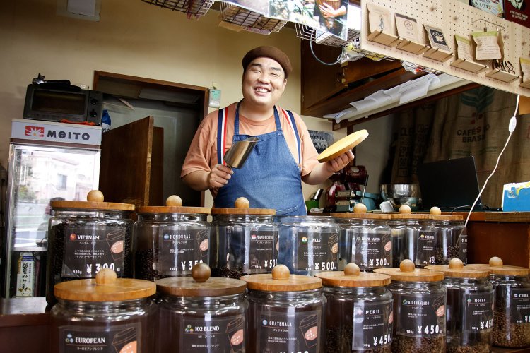 お気に入りは大山にある『珈琲工房ふろんてぃあ』の自家焙煎挽き売り豆。「いたプロコーヒー」として大会会場でも販売する。