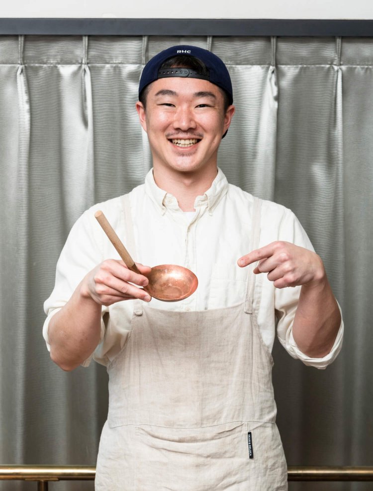 店長のYoShi優喜さん。「日常の“ささいなごちそう”を目指しています」。