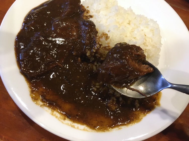 タンは尤さんが厳選したものを塊で仕入れているそう。