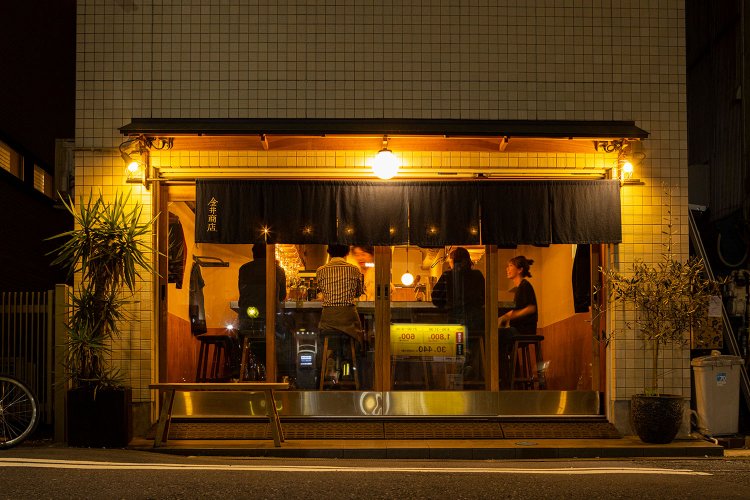 席が早く埋まることもあるので予約がベター。