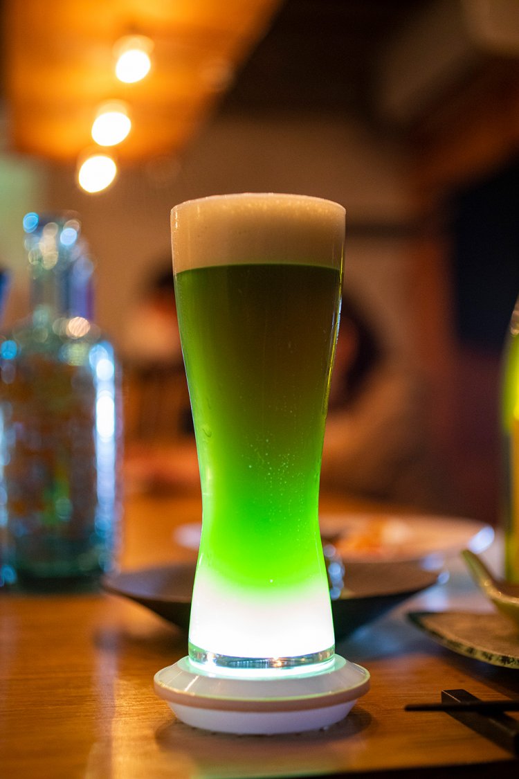 4周年記念オリジナルビール1080円。