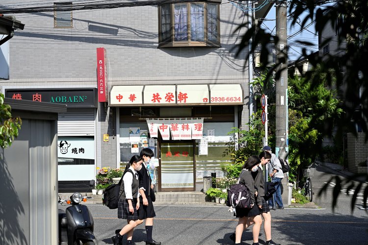 日大豊山女子高校も近くに。