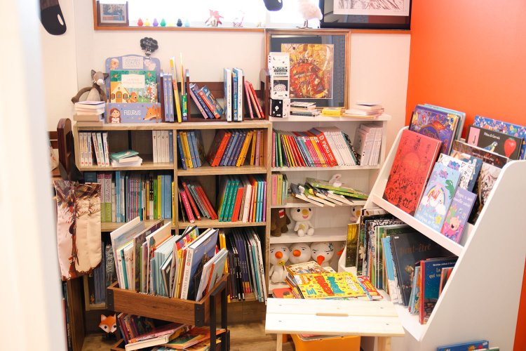 絵本も充実。表紙を開き未知の世界へ！