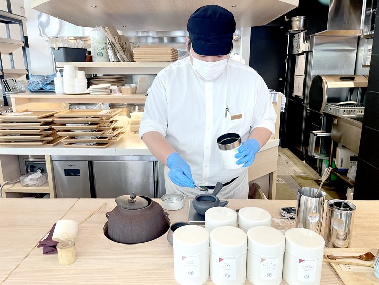 注文が入ってから、一杯一杯目の前で淹れてくれる。