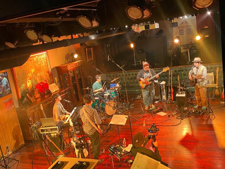 コロナ禍では、佐々木さんが所属するバンド・キンモクセイも『まほろ座』から無観客配信ライブを行い話題となった。（画像提供＝『まほろ座MACHIDA』）