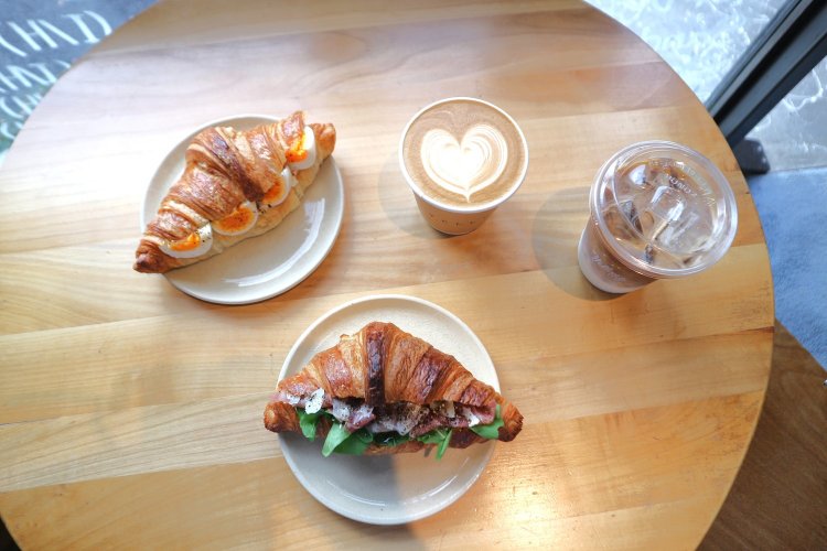 YELLOW CAFE（イエローカフェ）