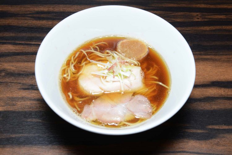 アジ煮干中華そば900円。