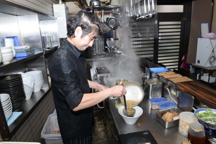 店主の永田美徳さん。