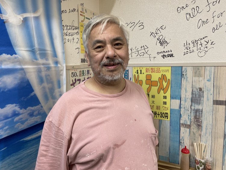 店主の加藤さん。かなり気さくな方。