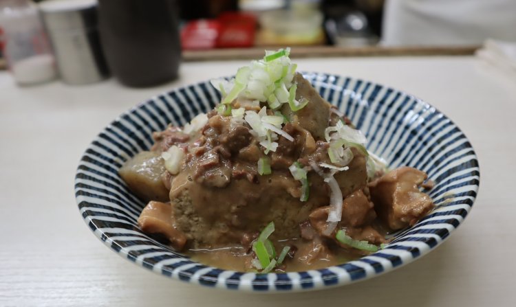 名代牛煮込み450円。