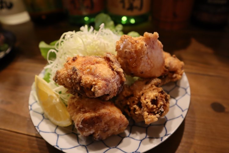 試作を繰り返して柔らかさを追求した唐揚げは、店主の自信作だ。