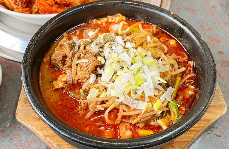 ユッケジャンラーメン730円。