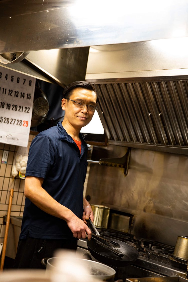 オーナーシェフの川島さん。事前予約でコース料理も作ってくれる。