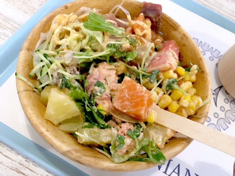 具材の刺し身は鮮度抜群で食感もいい。海鮮丼専門店にも負けないクオリティだ。