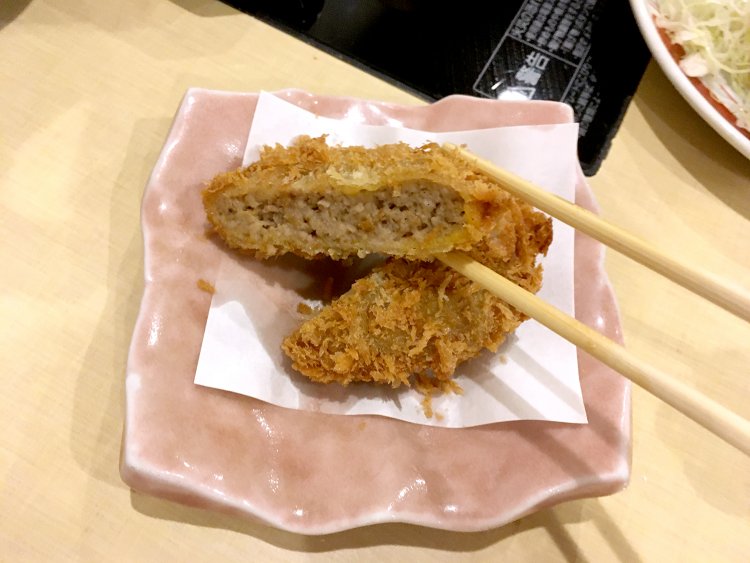 油分がほどよく落ち、肉の旨味をしっかりと味わうことができる。