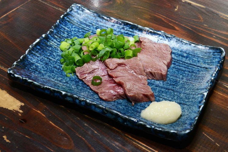 ハラミは肉本来の味を楽しめる部位。炙りにすることで甘みが増す。