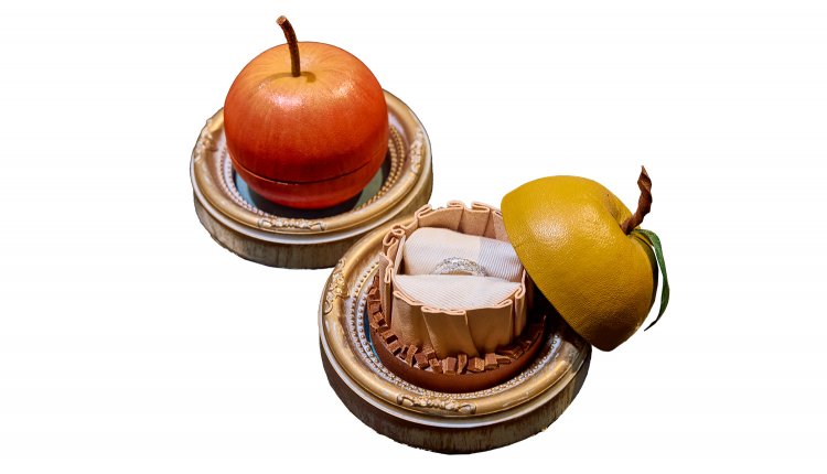 革工房Broonieによるおいしそうなリングケース。各1万6500円。