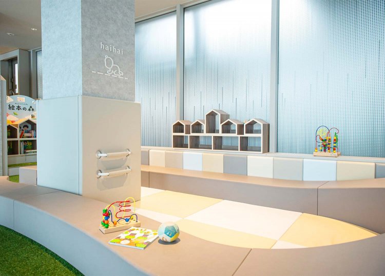 18カ月未満の幼児専用「ハイハイスペース」あり。
