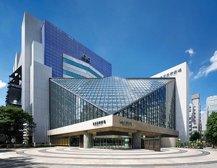 学芸大学付属豊島小学校跡地に建つ東京芸術劇場。