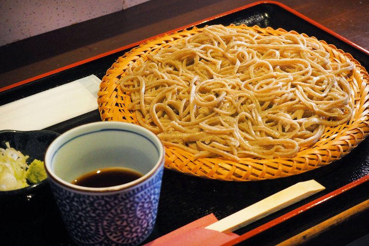 せいろ1100円。追加（おかわり）は900円。