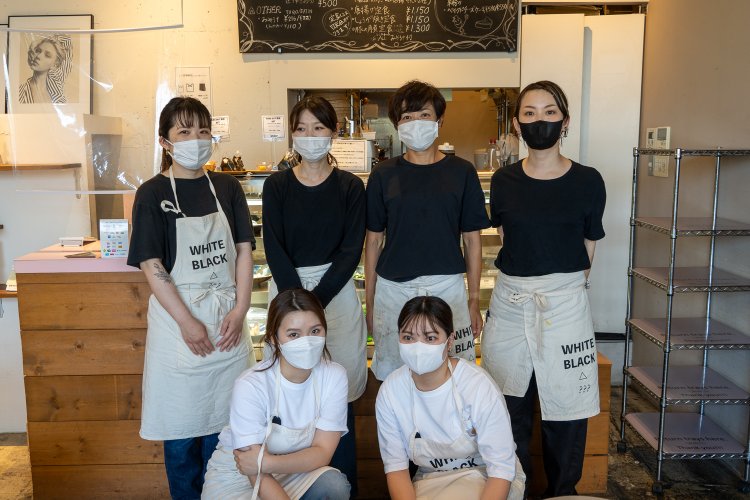 女性が多いスタッフのみなさん。