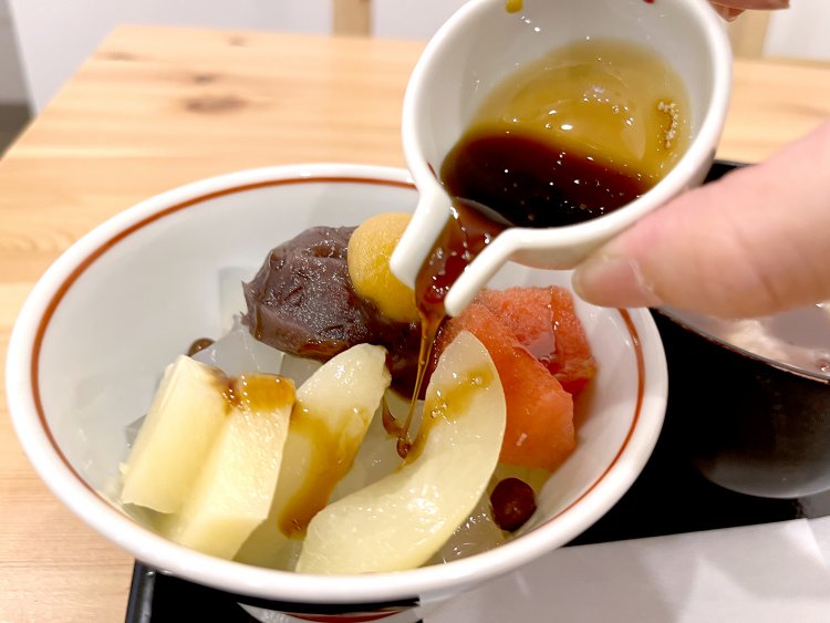 ぷりっぷりの寒天にたっぷり黒蜜をかけて食べるのが好き。