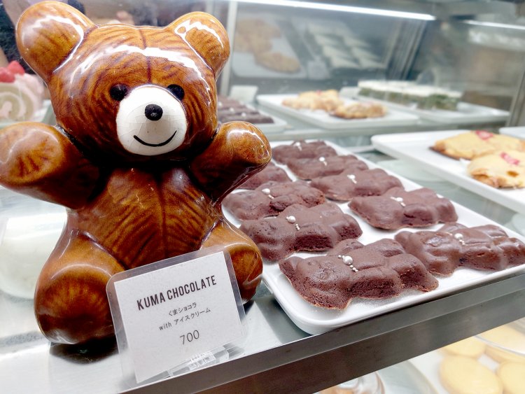 くまショコラwithアイスクリーム770円。たくさん並ぶとかわいさも倍増！