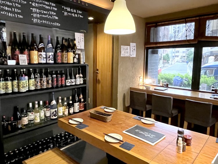 希少な焼酎や日本酒も揃う。