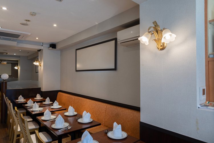 高級感も漂う店内。ハラルレストランのため、アルコールは置いていない。