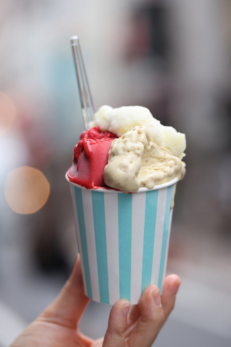 ジェラート600円。フレーバーは1種類でも3種類でも同じ値段。