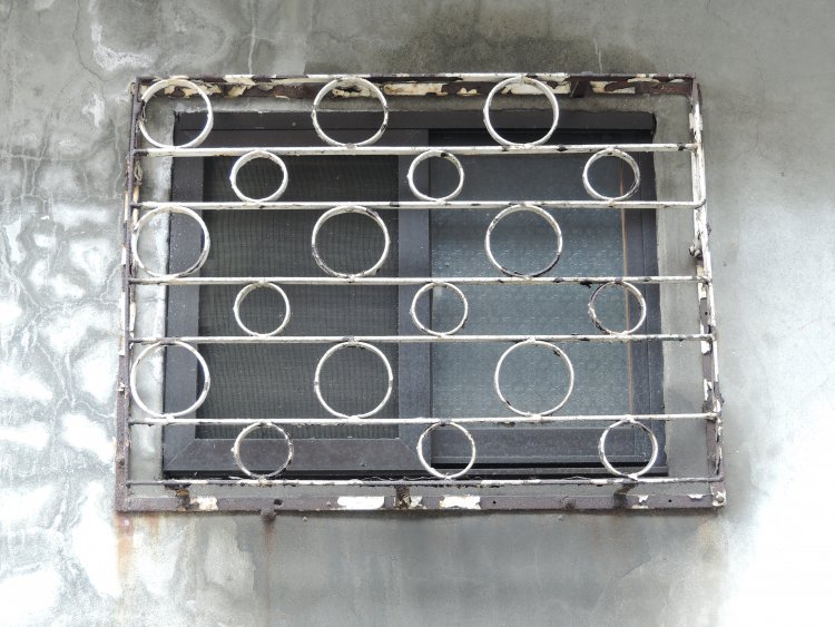 幾何学的なデザインも。