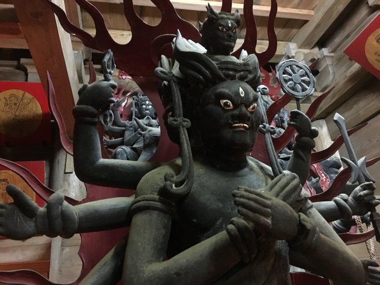 軍荼利明王の印は指3本で。