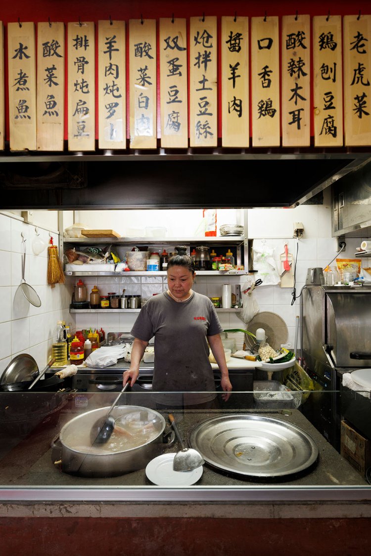 オープンキッチンで臨場感抜群。