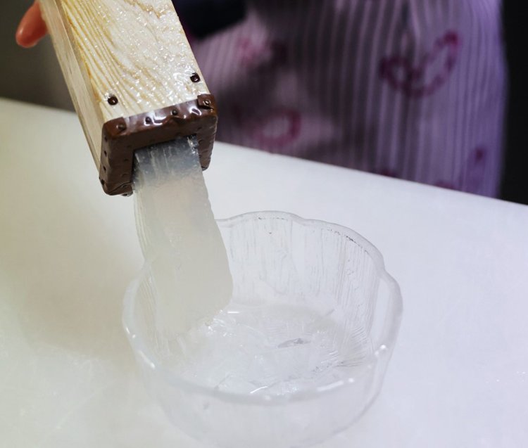 「その都度、提供する分だけを突いています」。