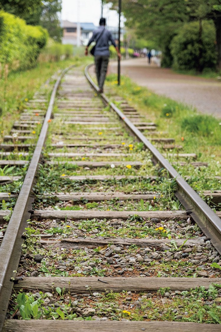 一之宮公園には200ｍほどのレールが保存され、立ち入りも自由。