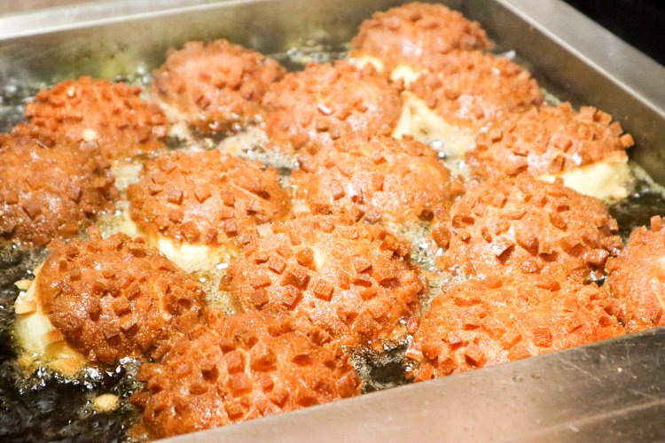 冷凍しても揚げたてのサクサク感を楽しめるなんて、夢のようです！