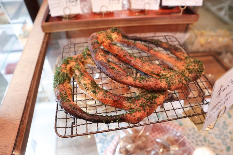 噂のキャベツ太郎。新しくも懐かしい味わいが人気です。