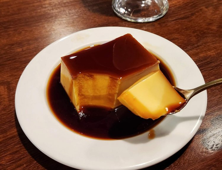 懐かしほろ苦プリン 650円。