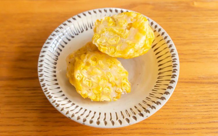 『塚田水産』（武蔵野市吉祥寺）：とうもろこし揚げ。