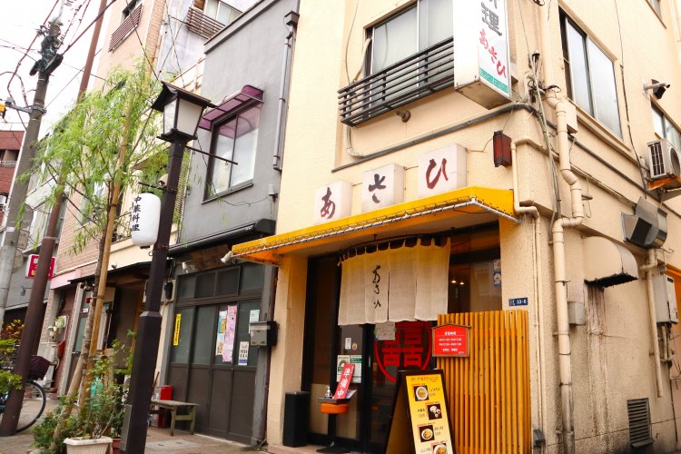 お店は、浅草駅から徒歩10分圏内の「浅草柳通り」にある。