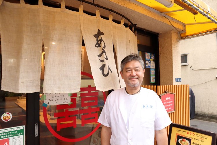 4代目店主・隆一さん。