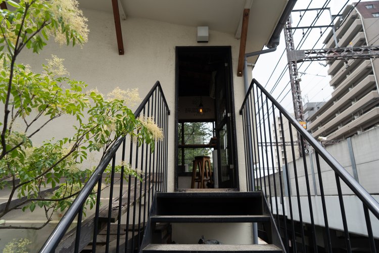 2階席への入り口もどことなく風情がある
