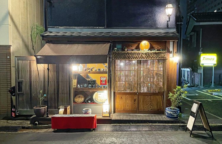 外観：住宅地にひっそりと佇む。