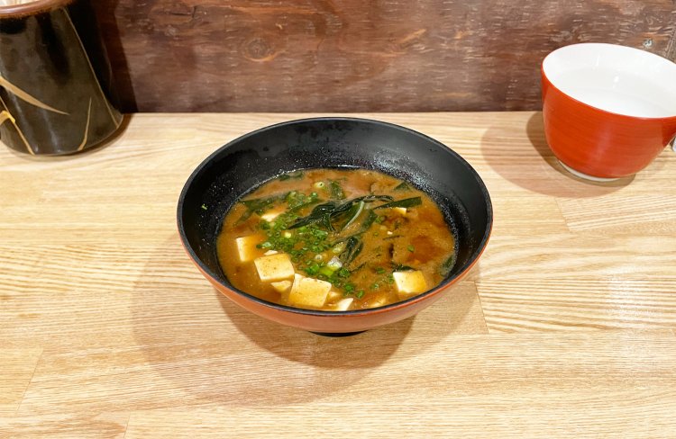 お通しのお味噌汁。
